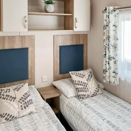 By The River Nidd N27 Нерсборо